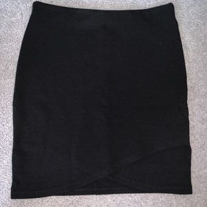 Black tight fitted aritzia skirt